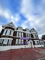 EASTON AT THE MAJESTIC