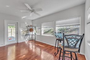 Sunny Retreat In Clearwater 2 Bedroom Home by RedAwning