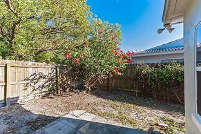 Sunny Retreat In Clearwater 2 Bedroom Home by RedAwning