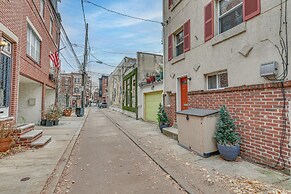 Centrally Located Philadelphia Townhome w/ Patio!