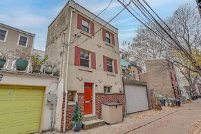Centrally Located Philadelphia Townhome w/ Patio!