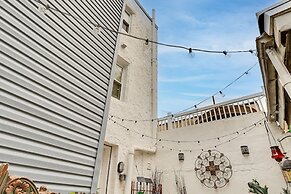 Centrally Located Philadelphia Townhome w/ Patio!