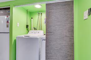 Centrally Located Philadelphia Townhome w/ Patio!