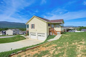 Charming Shenandoah Retreat w/ Deck & Grill!