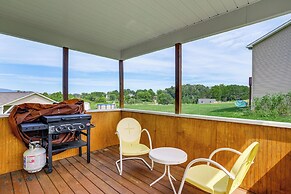 Charming Shenandoah Retreat w/ Deck & Grill!