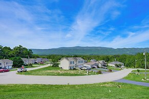 Charming Shenandoah Retreat w/ Deck & Grill!