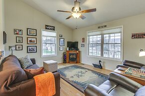 Charming Shenandoah Retreat w/ Deck & Grill!