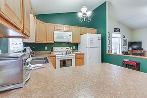 Charming Shenandoah Retreat w/ Deck & Grill!