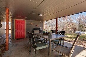 ~ 3 Mi to Lake Texoma: Kingston Family Retreat