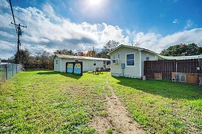 Cozy Canyon Lake Cottage Rental w/ Private Hot Tub