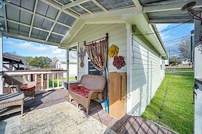 Cozy Canyon Lake Cottage Rental w/ Private Hot Tub