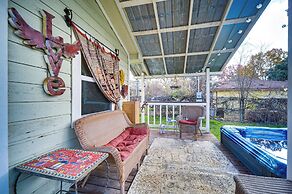 Cozy Canyon Lake Cottage Rental w/ Private Hot Tub