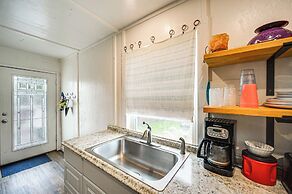 Cozy Canyon Lake Cottage Rental w/ Private Hot Tub