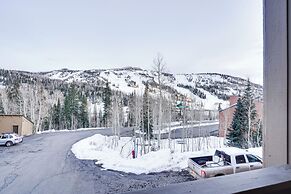 Mountain-view Condo in Brian Head w/ Private Sauna