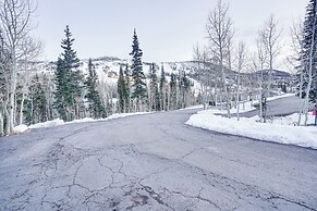 Mountain-view Condo in Brian Head w/ Private Sauna