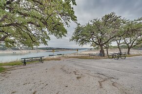 Pet-friendly Spicewood Home w/ Deck + Gas Grill!