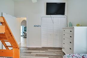 5 Mi to Downtown: Cape Coral Retreat w/ Lanai!