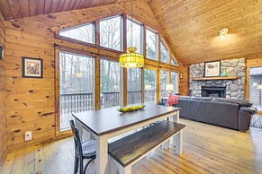 Cozy Wisconsin Cabin w/ Deck, Kayaks & Lake Views!