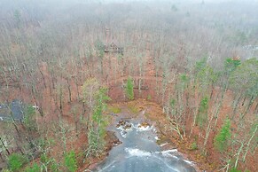 Cozy Wisconsin Cabin w/ Deck, Kayaks & Lake Views!