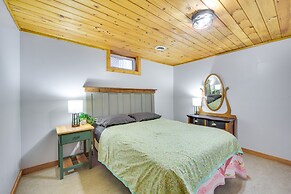 Cozy Wisconsin Cabin w/ Deck, Kayaks & Lake Views!