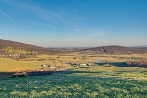 Historical Paris Cabin on Farm w/ Fire Pit!