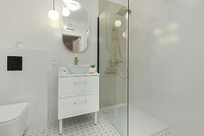 Modern Apartment With Balcony by Renters