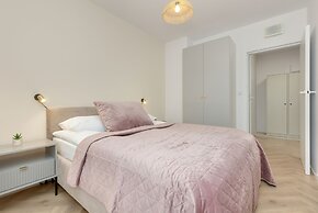 Modern Apartment With Balcony by Renters