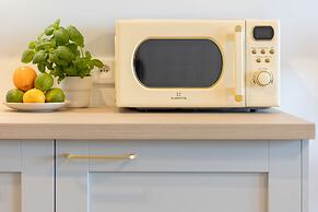 Modern Apartment With Balcony by Renters