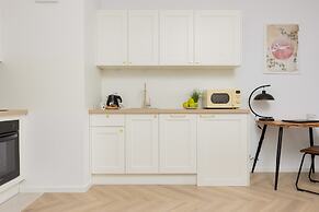 Modern Apartment With Balcony by Renters