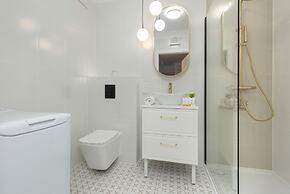 Modern Apartment With Balcony by Renters