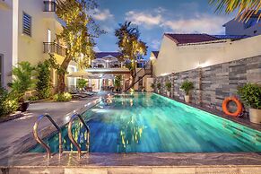 Full Moon Apartments