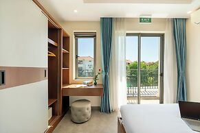 Full Moon Apartments