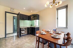 Full Moon Apartments