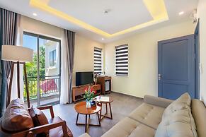 Full Moon Apartments