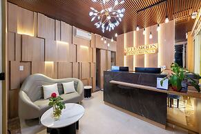 Full Moon Apartments