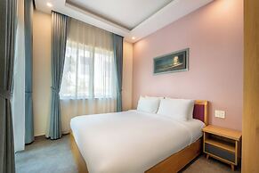 Full Moon Apartments