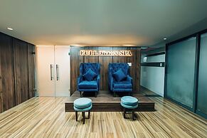 Full Moon Apartments