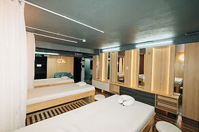 Full Moon Apartments