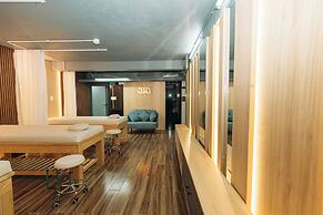 Full Moon Apartments