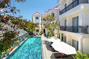 Full Moon Apartments