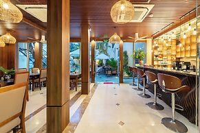 Full Moon Apartments