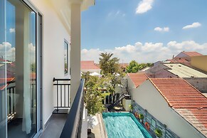 Full Moon Apartments