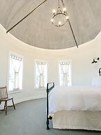 Pine Cove Treehouses & Cabins