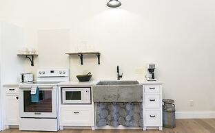 Pine Cove Treehouses & Cabins