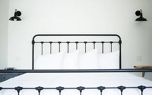 Pine Cove Treehouses & Cabins