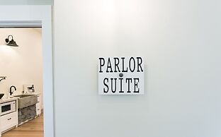 Pine Cove Treehouses & Cabins