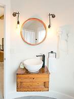 Pine Cove Treehouses & Cabins