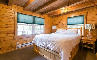 Pine Cove Treehouses & Cabins