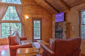 Pine Cove Treehouses & Cabins