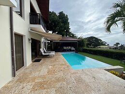 Villa for 7 People Pool and Ocean View at Samana